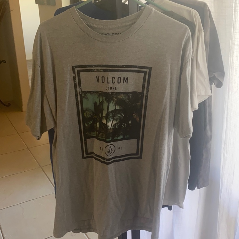 Volcom shirt